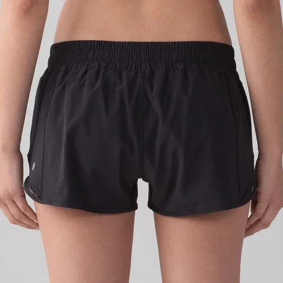 Lululemon Hotty Hot Short II *2.5" - 10 Black - Picture 2 of 6